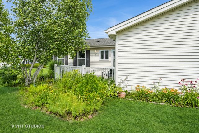 1016 Castleton Court, Grayslake, IL 60030