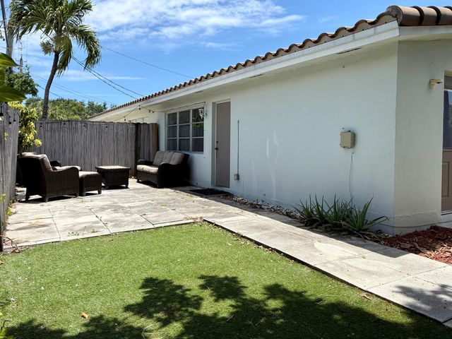 1605 NE 50th Court 1, Fort Lauderdale, FL 33334
