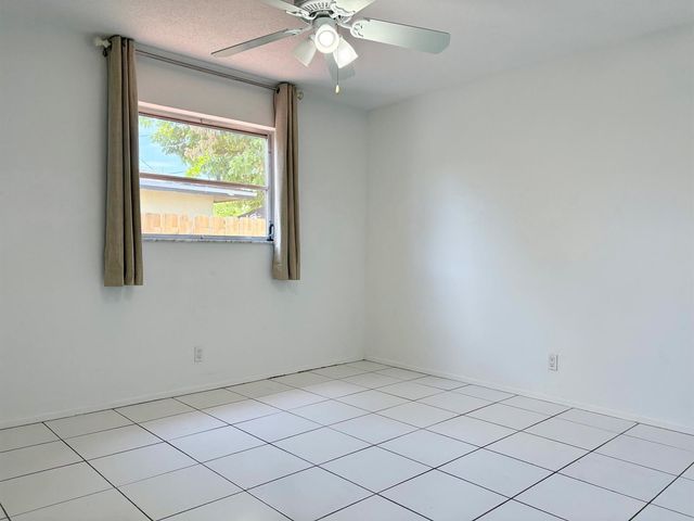 1605 NE 50th Court 1, Fort Lauderdale, FL 33334