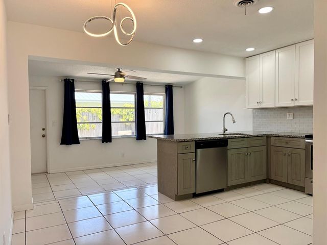 1605 NE 50th Court 1, Fort Lauderdale, FL 33334