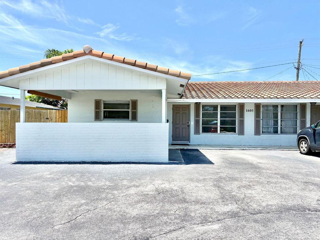 1605 NE 50th Court 1, Fort Lauderdale, FL 33334