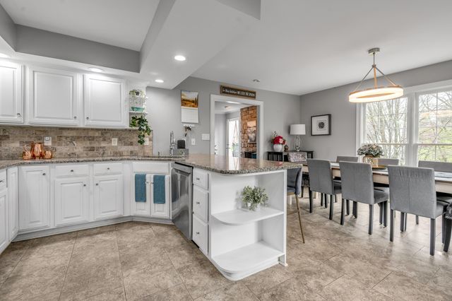 1070 Forest Lake Drive, Lexington, KY 40515