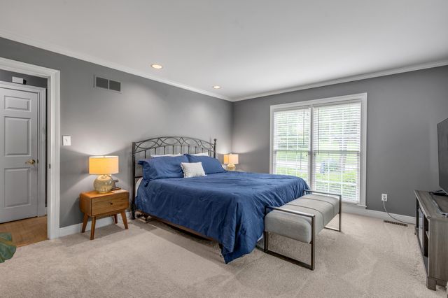 1070 Forest Lake Drive, Lexington, KY 40515