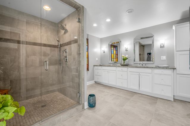 1070 Forest Lake Drive, Lexington, KY 40515