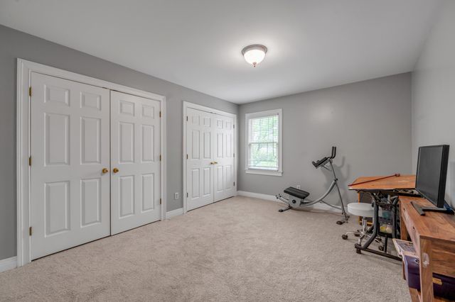 1070 Forest Lake Drive, Lexington, KY 40515