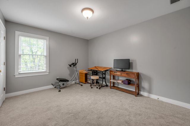 1070 Forest Lake Drive, Lexington, KY 40515