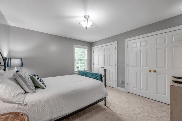 1070 Forest Lake Drive, Lexington, KY 40515