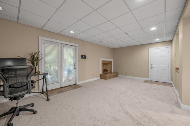 1070 Forest Lake Drive, Lexington, KY 40515
