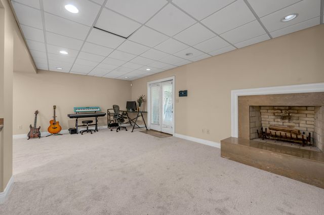 1070 Forest Lake Drive, Lexington, KY 40515
