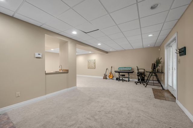 1070 Forest Lake Drive, Lexington, KY 40515