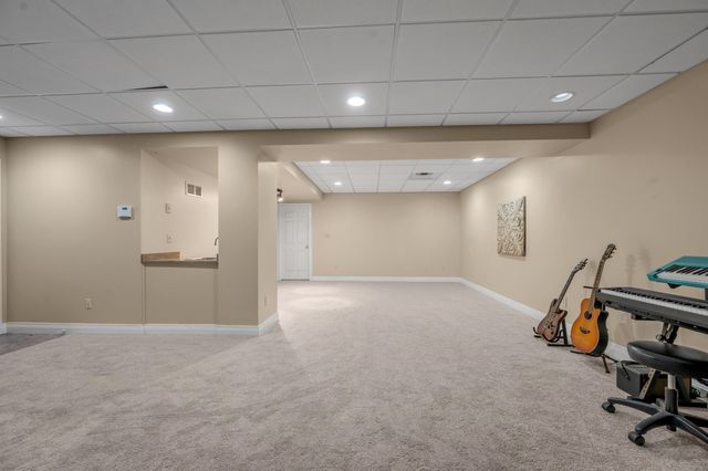 1070 Forest Lake Drive, Lexington, KY 40515