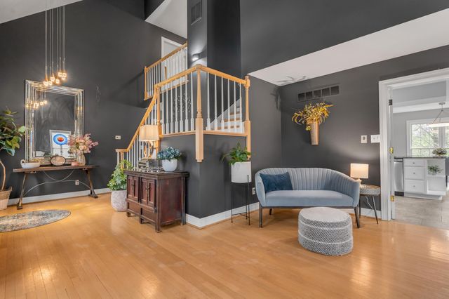 1070 Forest Lake Drive, Lexington, KY 40515