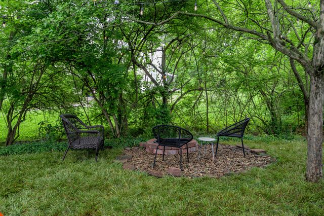 1070 Forest Lake Drive, Lexington, KY 40515