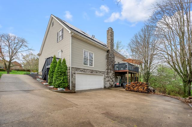 1070 Forest Lake Drive, Lexington, KY 40515