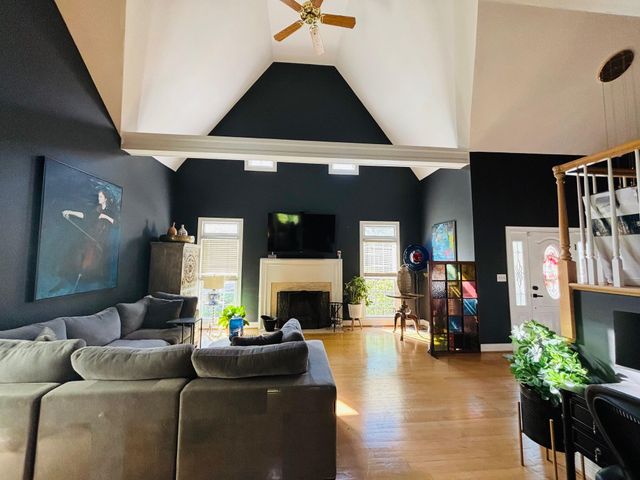 1070 Forest Lake Drive, Lexington, KY 40515