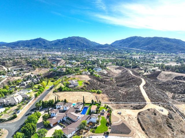 43677 Calle De Velardo, Temecula, CA 92592
