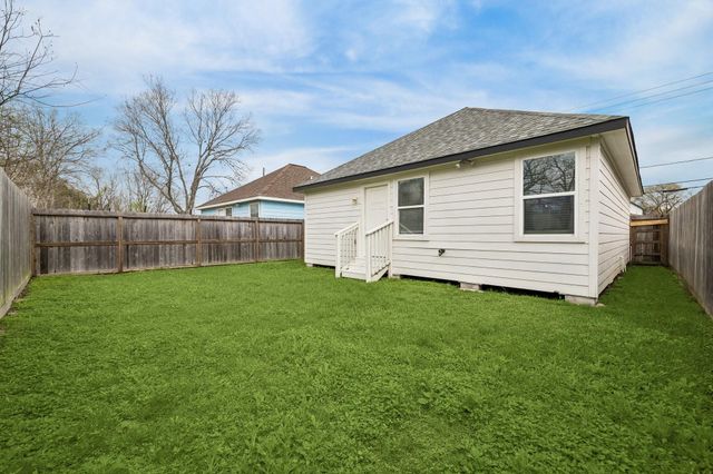 3342 Simmons Street, Houston, TX 77004