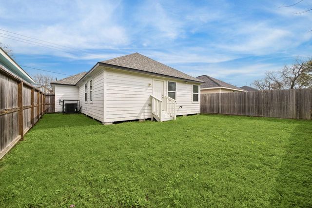 3342 Simmons Street, Houston, TX 77004