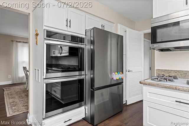 5494 Centerbrook Drive, West Bloomfield, MI 48322