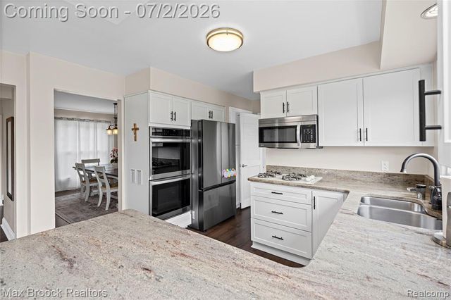 5494 Centerbrook Drive, West Bloomfield, MI 48322