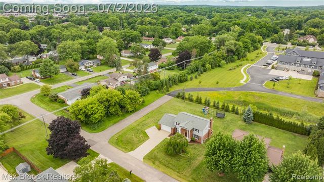 5494 Centerbrook Drive, West Bloomfield, MI 48322