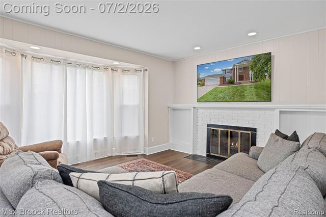 5494 Centerbrook Drive, West Bloomfield, MI 48322