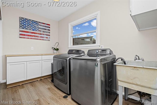 5494 Centerbrook Drive, West Bloomfield, MI 48322