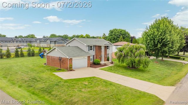 5494 Centerbrook Drive, West Bloomfield, MI 48322
