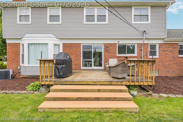 5494 Centerbrook Drive, West Bloomfield, MI 48322