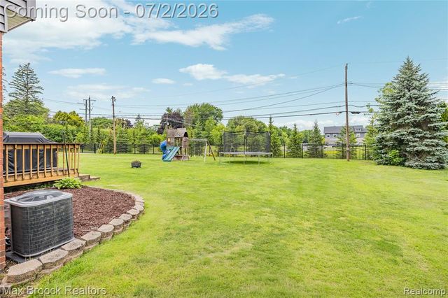5494 Centerbrook Drive, West Bloomfield, MI 48322