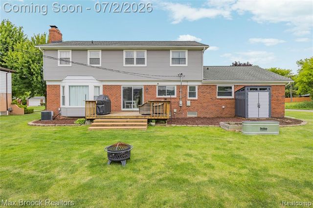 5494 Centerbrook Drive, West Bloomfield, MI 48322