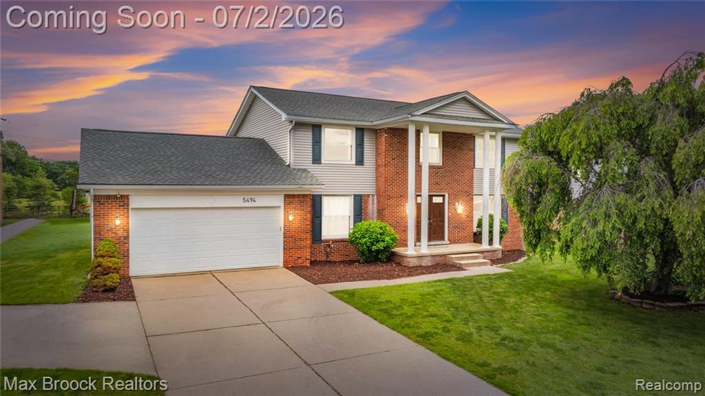 5494 Centerbrook Drive, West Bloomfield, MI 48322