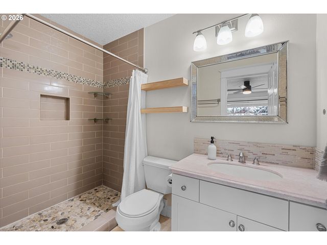 183 Sw WRIGHT Ave, Troutdale, OR 97060