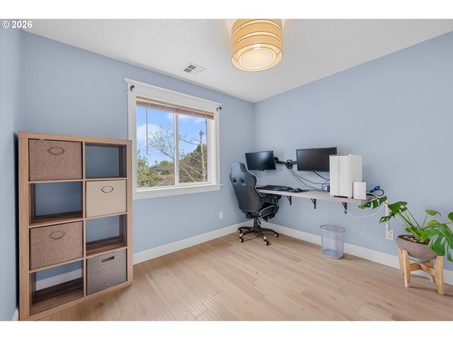 183 Sw WRIGHT Ave, Troutdale, OR 97060