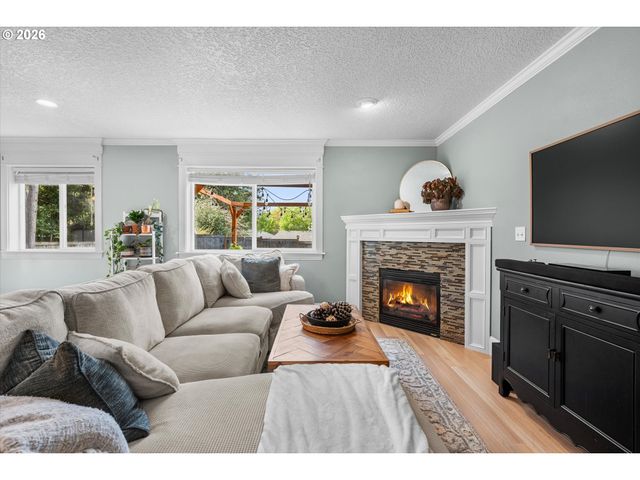 183 Sw WRIGHT Ave, Troutdale, OR 97060