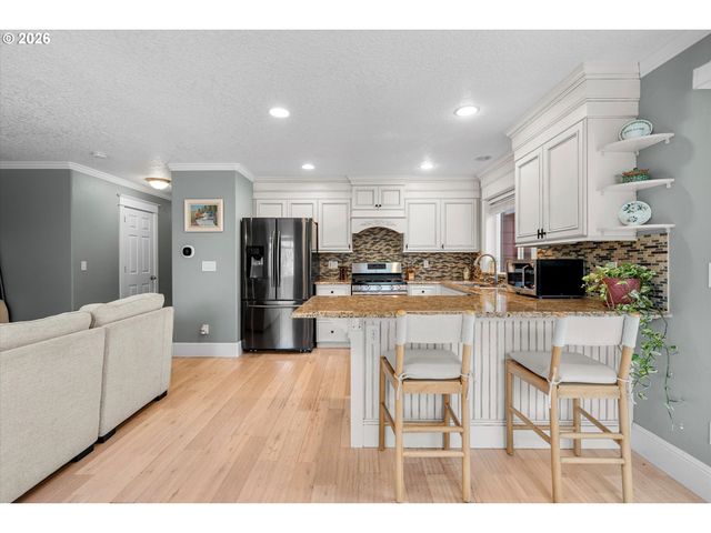 183 Sw WRIGHT Ave, Troutdale, OR 97060