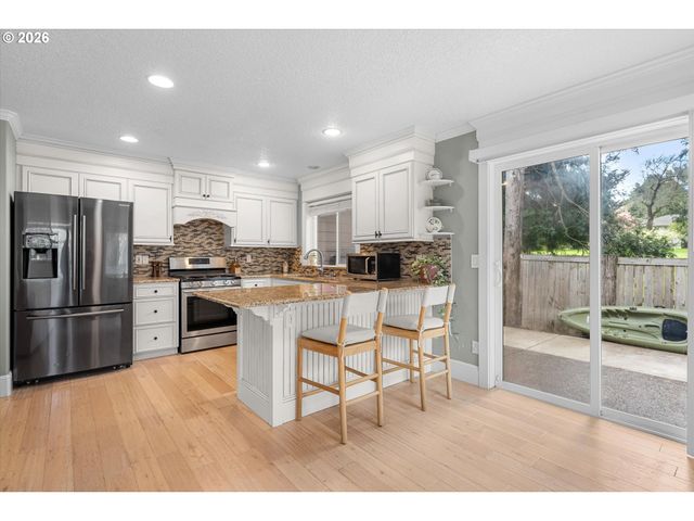 183 Sw WRIGHT Ave, Troutdale, OR 97060