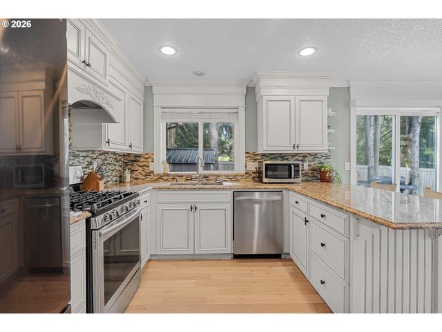 183 Sw WRIGHT Ave, Troutdale, OR 97060