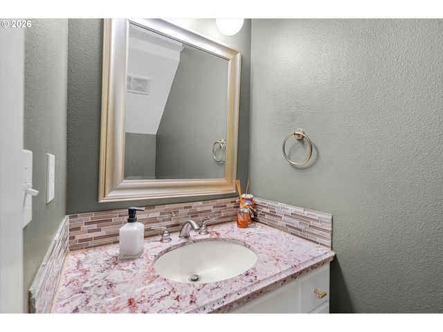 183 Sw WRIGHT Ave, Troutdale, OR 97060