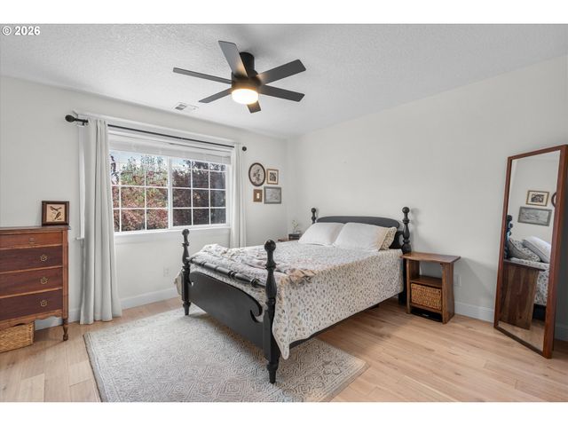 183 Sw WRIGHT Ave, Troutdale, OR 97060