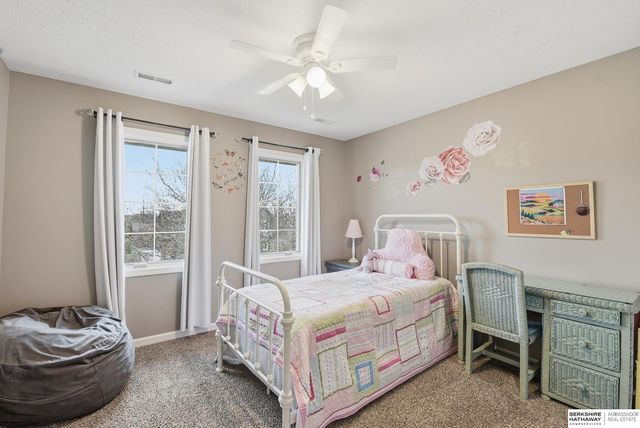 1006 Bailey Drive, Papillion, NE 68046