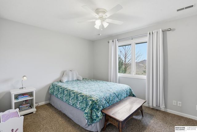 1006 Bailey Drive, Papillion, NE 68046