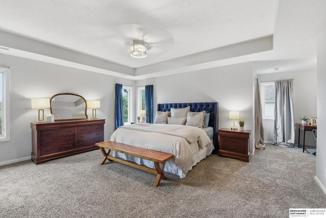 1006 Bailey Drive, Papillion, NE 68046