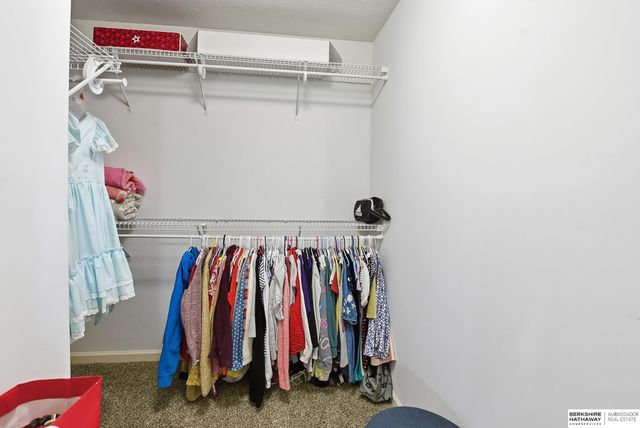 1006 Bailey Drive, Papillion, NE 68046