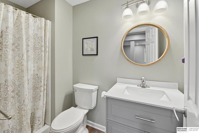 1006 Bailey Drive, Papillion, NE 68046