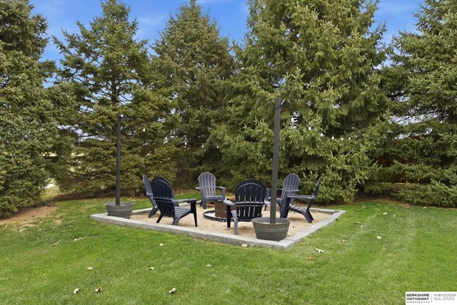 1006 Bailey Drive, Papillion, NE 68046