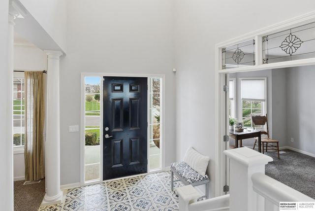 1006 Bailey Drive, Papillion, NE 68046