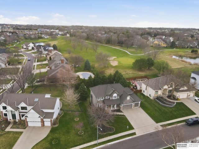 1006 Bailey Drive, Papillion, NE 68046