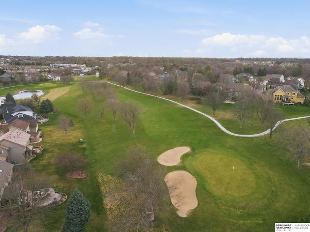 1006 Bailey Drive, Papillion, NE 68046