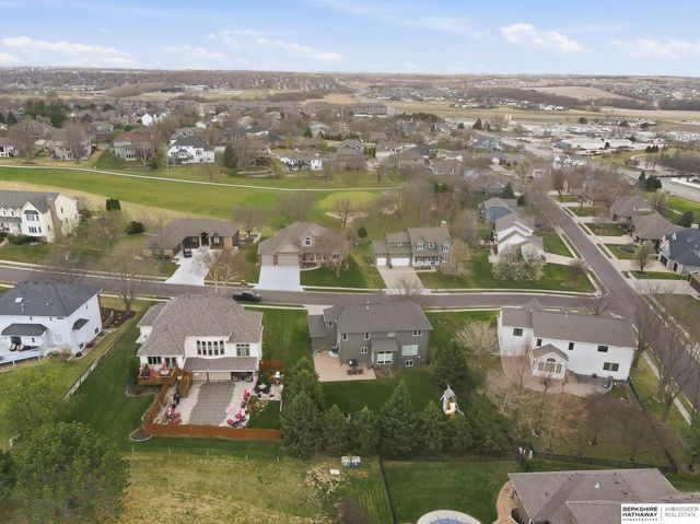 1006 Bailey Drive, Papillion, NE 68046